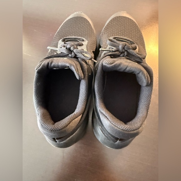 Nike Black Youth Sneakers - Picture 5 of 8